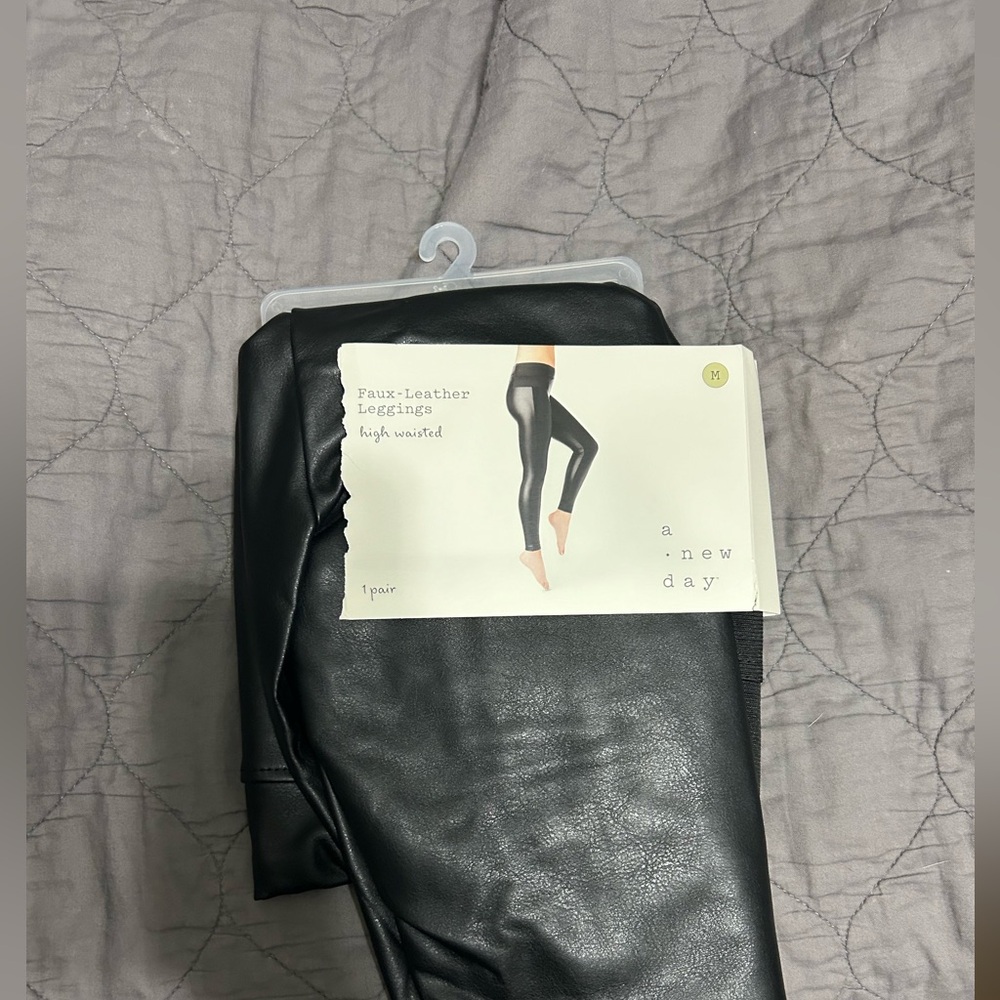 Women’s Faux leather black leggings